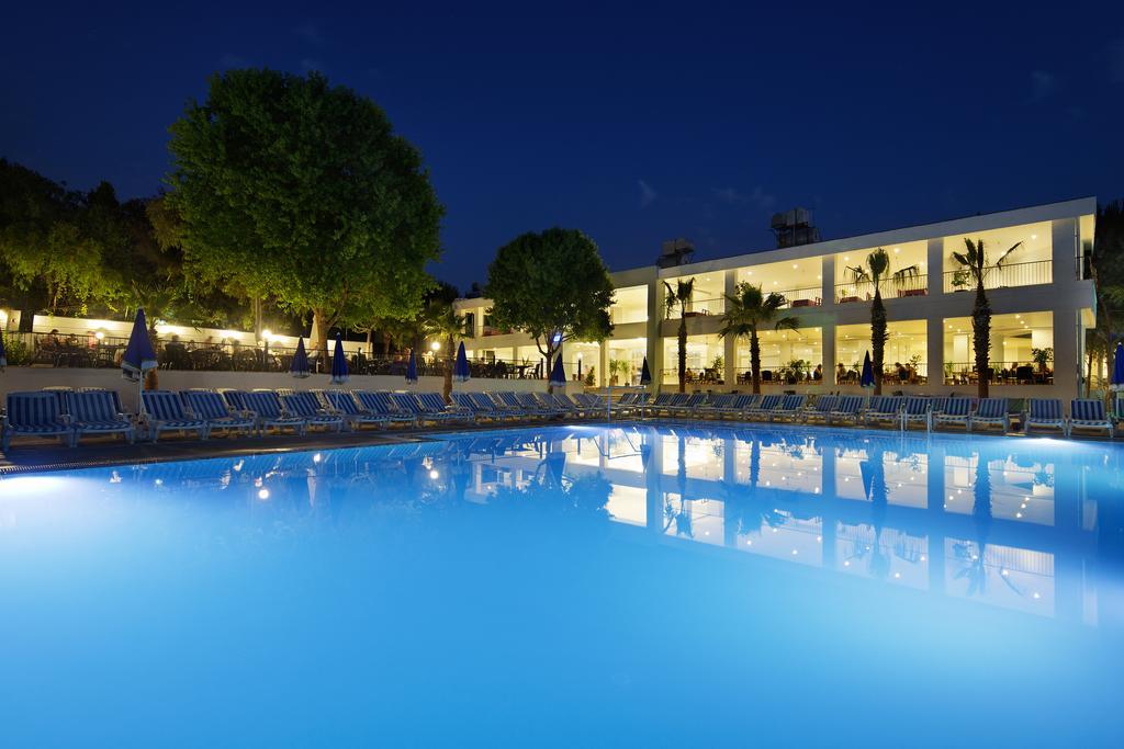 Larissa Beach Club Side Exterior foto
